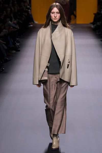 Look 27